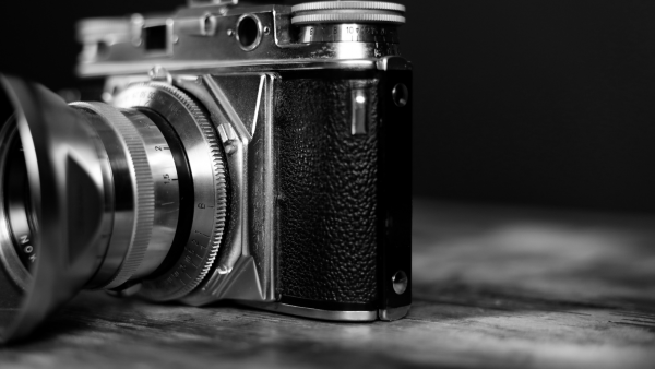 vieil appareil photographique - photographie noir et blanc