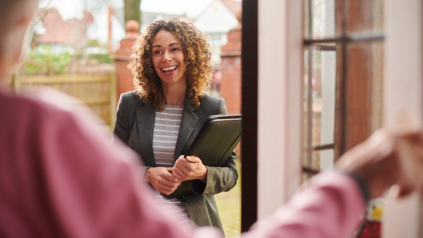 la vandeuse d'un bien immobilier ouvre la porte à un acquéreur